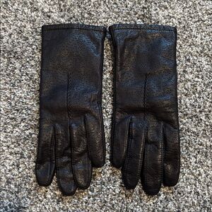 Elegant Black Leather Gloves